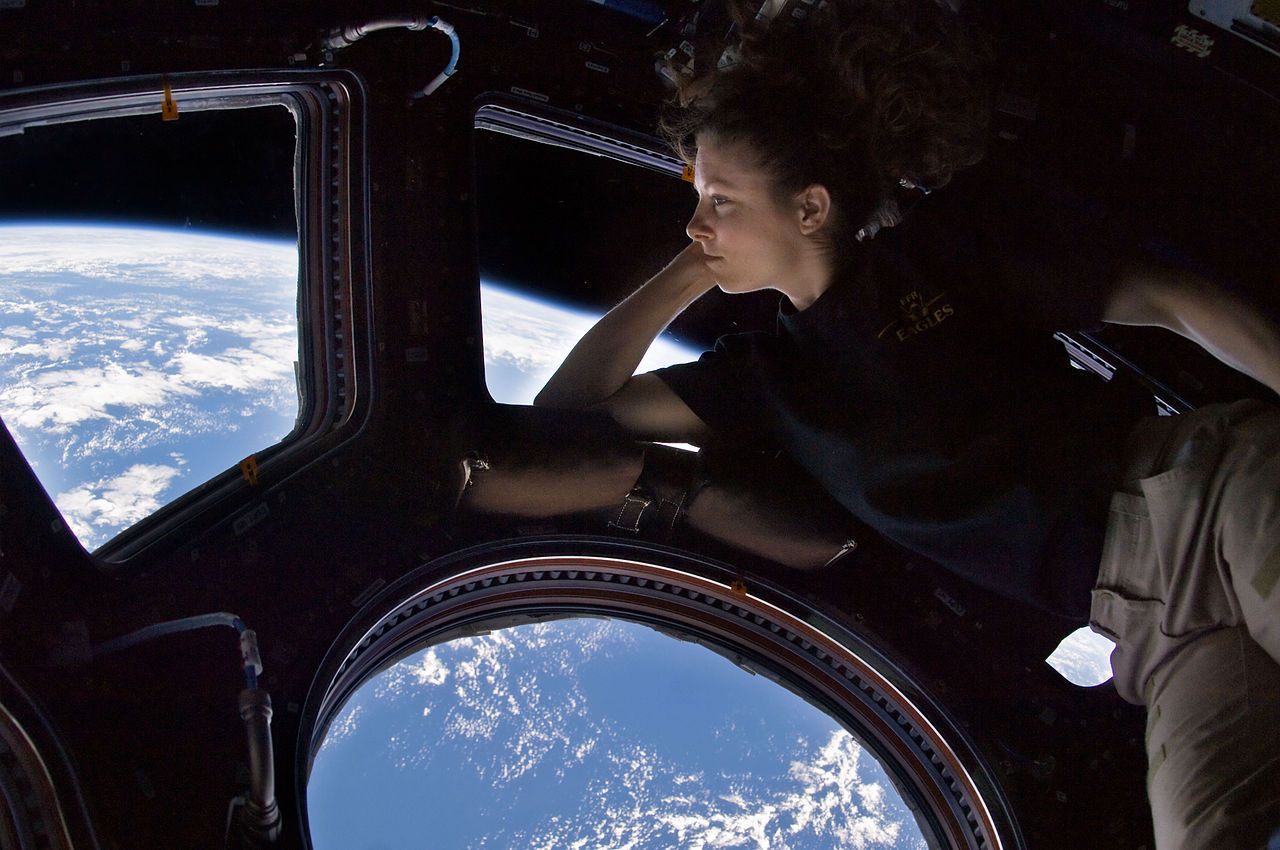 1280px-Tracy_Caldwell_Dyson_in_Cupola_ISS.jpg